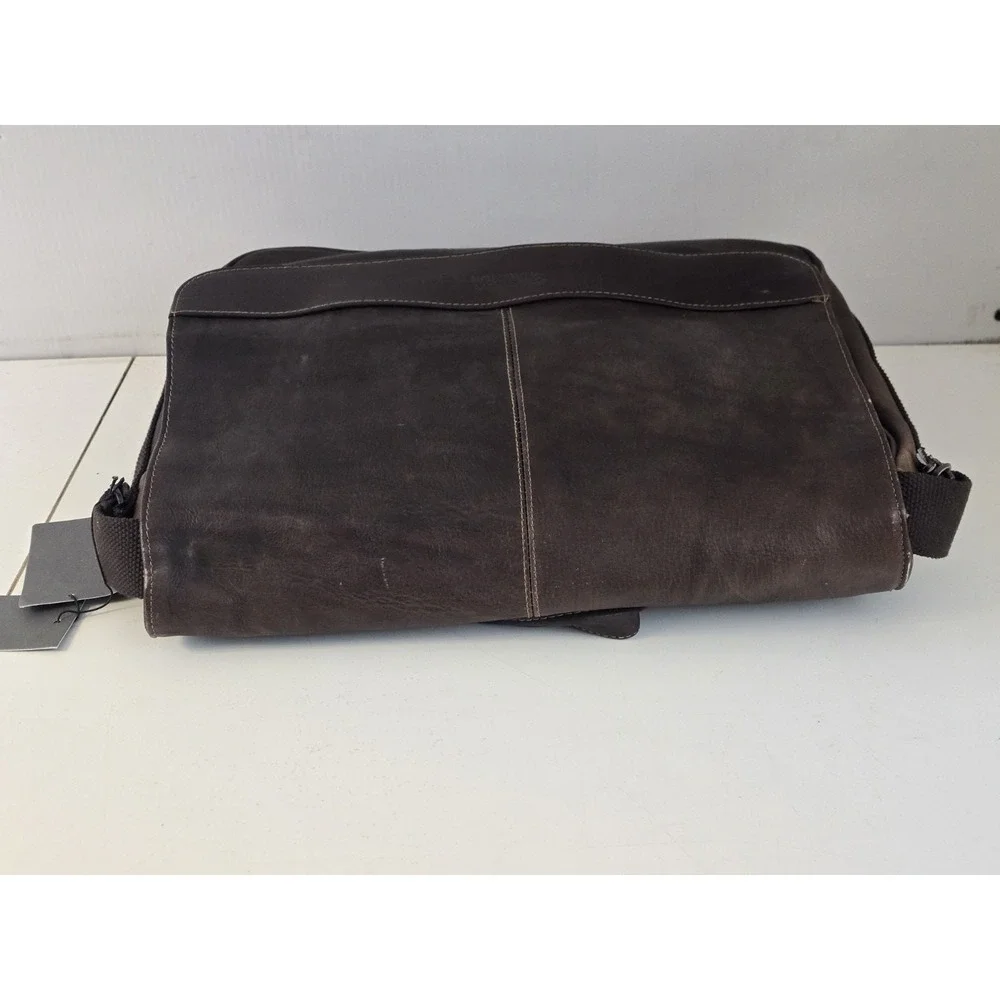 Kenneth Cole REACTION Risky Business Messenger Bag Genuine Leather NWT Vintage